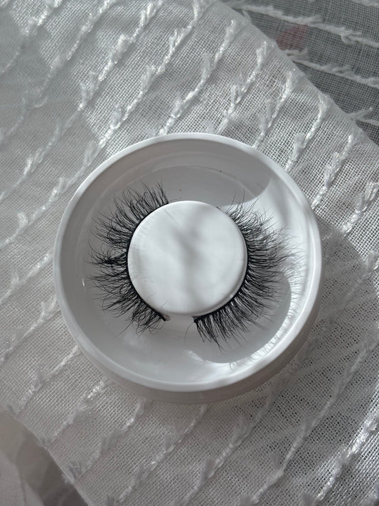 LOLA Lash